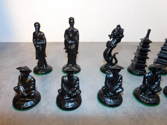 COFFRET DE JEU D'ECHEC DE 32 PIECES