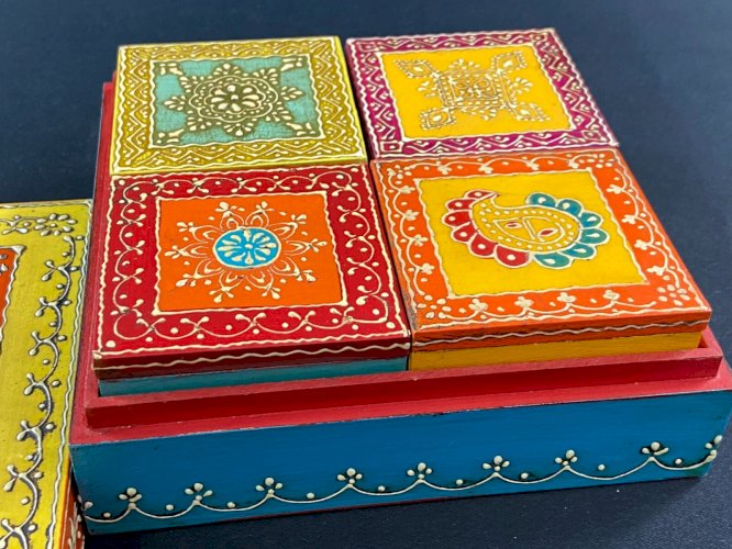 Coffret en bois peint contenant 4 boites assorties Inde Extrême-Orient