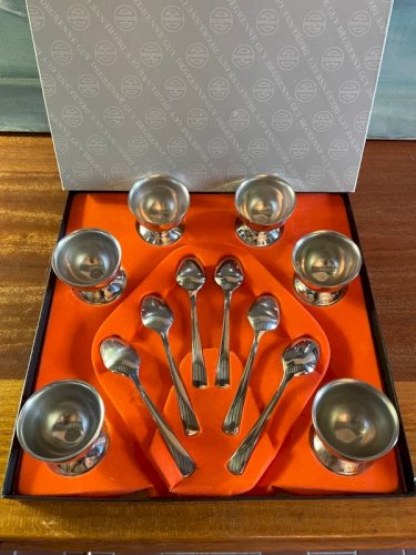 Coffret Guy Degrenne coquetiers et cuillères