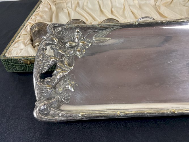 COFFRET SERVICE A LIQUEUR  6 Gobelets , plateau art nouveau metal argenté