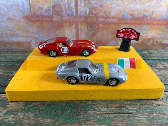 Coffret Solido Prestige 2 Ferrari 250 GTO Tour Auto 1963 & 1964 Édition de luxe