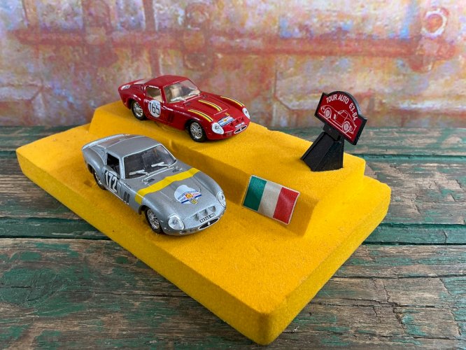 Coffret Solido Prestige 2 Ferrari 250 GTO Tour Auto 1963 & 1964 Édition de luxe
