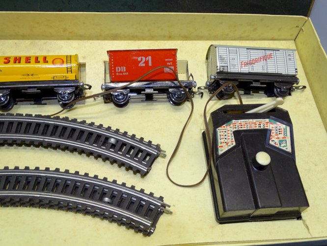 -COFFRET TRAIN GEM HO CIRCUIT D2 ELECTRIQUE JOUET ANCIEN COLLECTION GRENIER  D