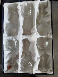 Crystal wine glass set
