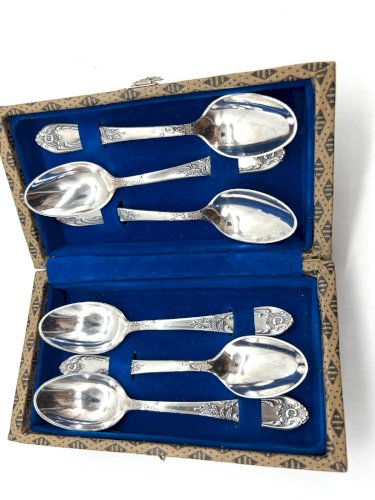 Coffret Vintage de 6 Cuillères à Dessert – Métal Argenté – Russie Soviétique