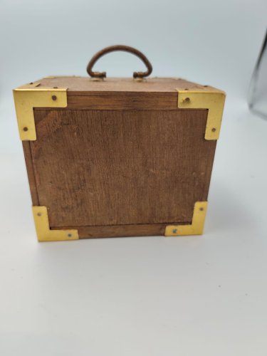 Coffret vintage en bois avec 8 dessous de verres en liège – Années 70/80 – Design rétro, poignée laiton