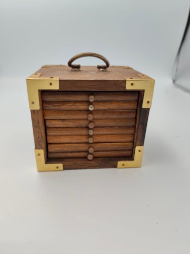 Coffret vintage en bois avec 8 dessous de verres en liège – Années 70/80 – Design rétro, poignée laiton