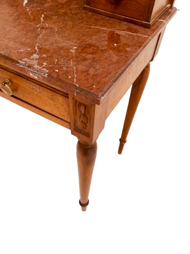 Coiffeuse de style Louis XVI en noyer XX siècle