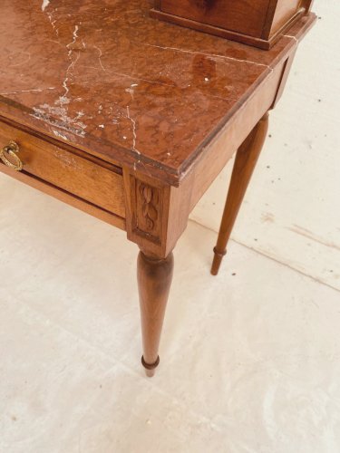 Coiffeuse de style Louis XVI en noyer XX siècle