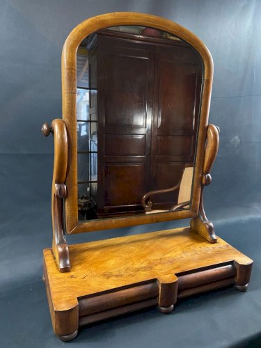 Coiffeuse de table XIXe à deux tiroirs & miroir en noyer d'époque Louis-Philippe