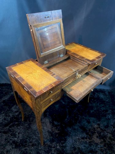 Coiffeuse début XIXe à décor marqueté style Transition Louis XV - Louis XVI