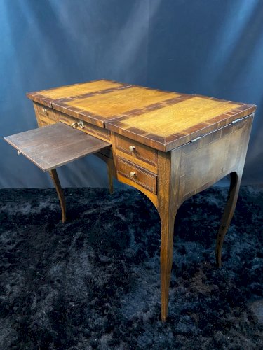 Coiffeuse début XIXe à décor marqueté style Transition Louis XV - Louis XVI