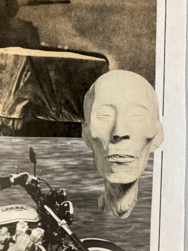 Collage 1980 Moto Mort  Ancien A Identifier Atelier Art XXe Curiosité