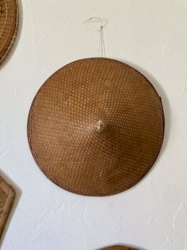 Collection de 7 chapeaux traditionnels vietnamiens