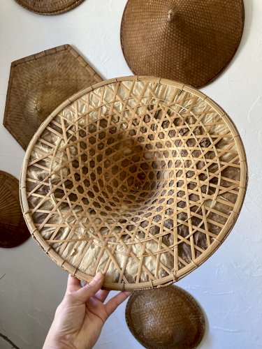 Collection de 7 chapeaux traditionnels vietnamiens