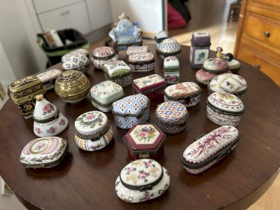 Collection of small porcelain pillboxes