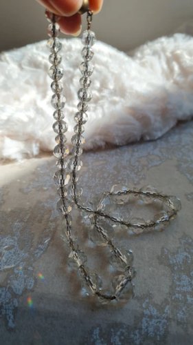 Collier ancien avec des perles en cristal à facettes années 50