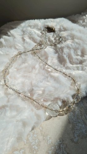 Collier ancien avec des perles en cristal à facettes années 50