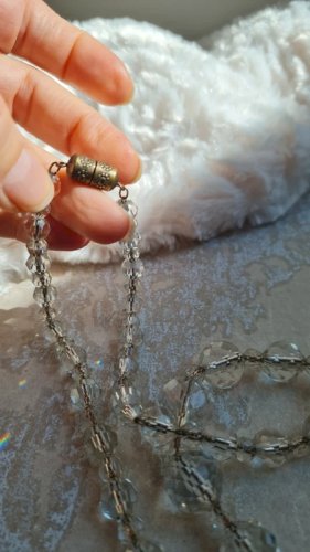 Collier ancien avec des perles en cristal à facettes années 50