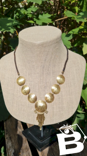 Collier ancien avec des piéces de monnaies péruviennes 1968