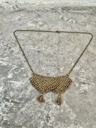 Collier ancien broderie de perles dorée en acier vers 1900 travail main