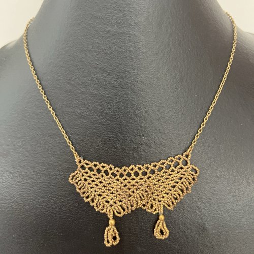 Collier ancien broderie de perles dorée en acier vers 1900 travail main