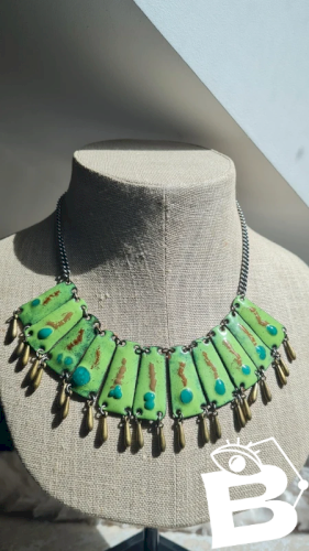 collier ancien émaillée sur cuivre