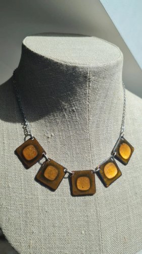 collier ancien émaillée sur cuivre