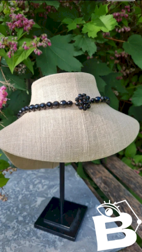 Collier ancien en perles de verre noires à facettes années 50