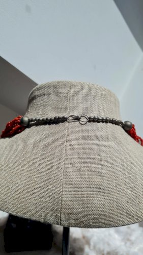 Collier ancien ethnique en corail et métal argenté