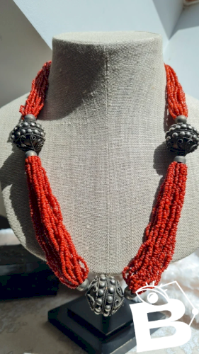 Collier ancien ethnique en corail et métal argenté