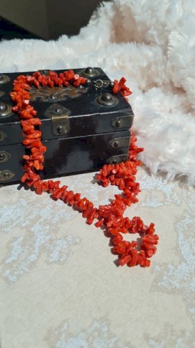 Collier ancien- ras de cou en corail et fermoir argent