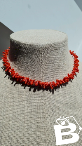 Collier ancien- ras de cou en corail et fermoir argent