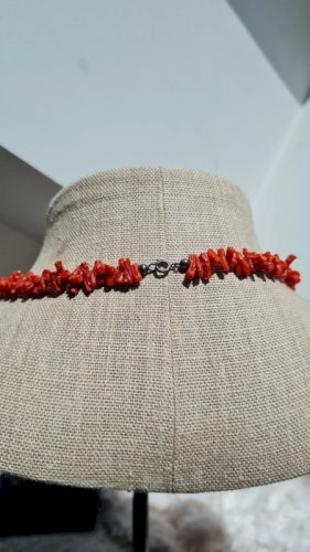 Collier ancien- ras de cou en corail et fermoir argent