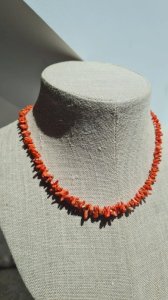 Collier ancien- ras de cou en corail