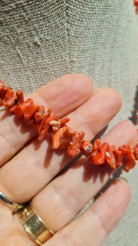Collier ancien- ras de cou en corail
