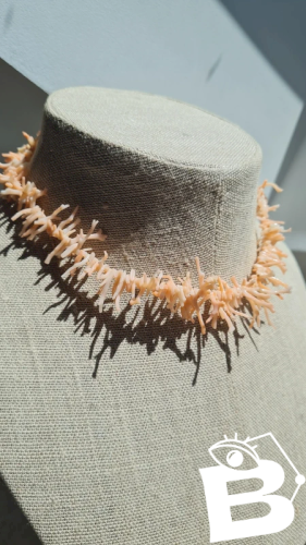 Collier ancien- ras de cou en corail