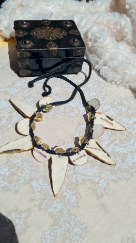 collier ancien signé Marc Roussel coquillages et crustacés