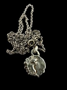 Collier Argent art nouveau 1890/1910 profil féminin Signé Jules Jouant Ancien