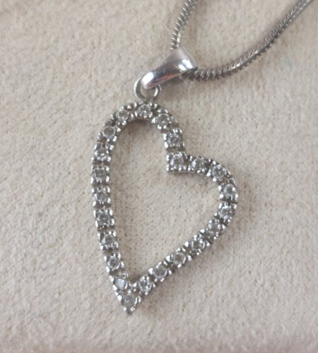 Collier avec pendentif coeur, décor zircon, en argent massif