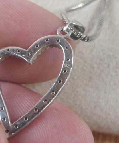 Collier avec pendentif coeur, décor zircon, en argent massif