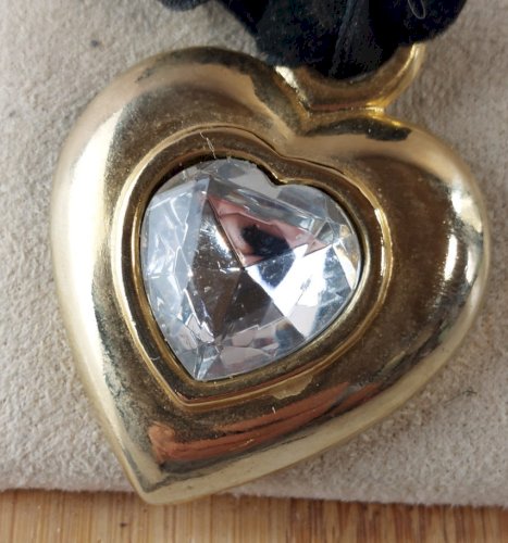 Collier avec pendentif coeur, en métal doré, Desmazières ^