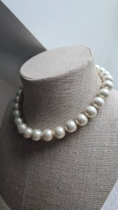 Bala boosted fake pearl necklace