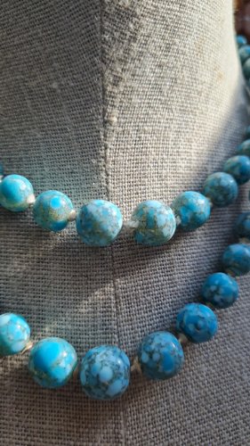Collier double rangs ancien ras du cou en perles de verre imitation turquoise