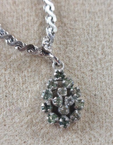 Collier en argent, décor strass