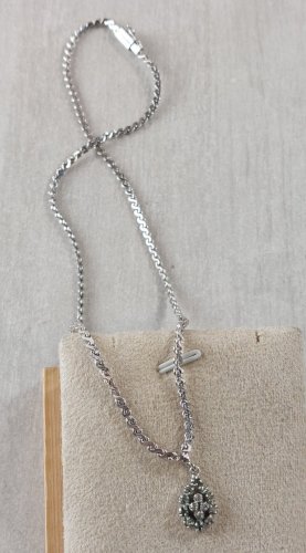 Collier en argent, décor strass