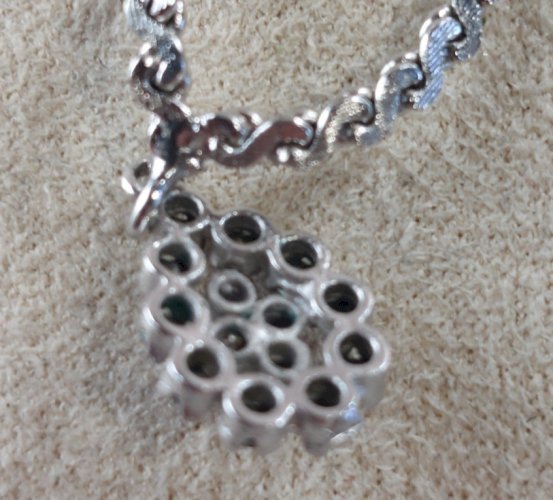 Collier en argent, décor strass