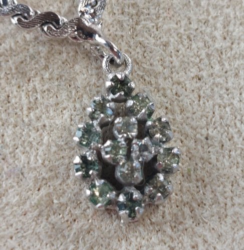 Collier en argent, décor strass