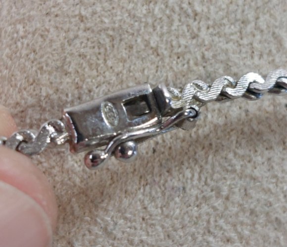 Collier en argent, décor strass