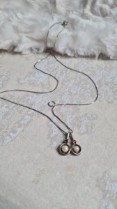 collier en argent et deux pendentifs anciens perles